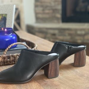 Sanctuary NEW without box black mules. 7 1/2